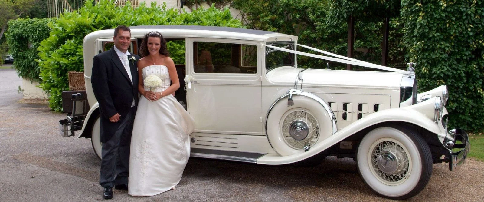 Arrow Vintage Wedding Cars Hire